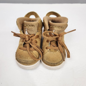 Tan ‎ Beige Infant Jordans retro wheat  Size 5C